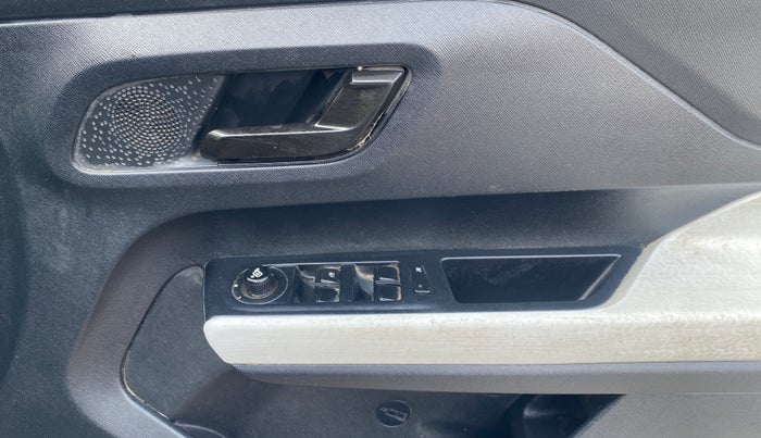 2024 Tata PUNCH ACCOMPLISHED MT CNG, CNG, Manual, 64,239 km, Driver Side Door Panels Control