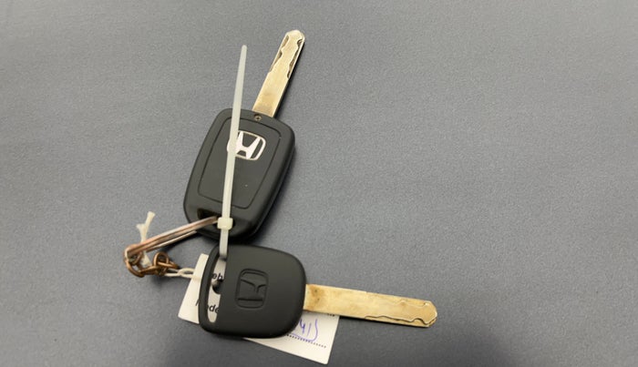 2023 Honda Amaze 1.2L I-VTEC S, Petrol, Manual, 16,210 km, Key Close Up