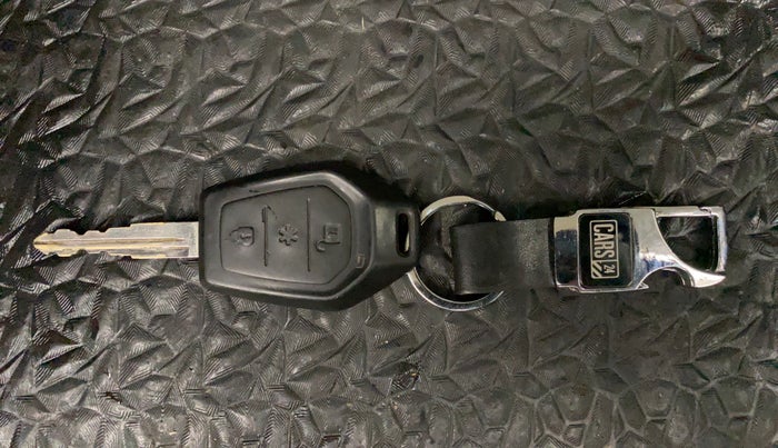 2018 Mahindra TUV300 T10, Diesel, Manual, 54,603 km, Key Close Up