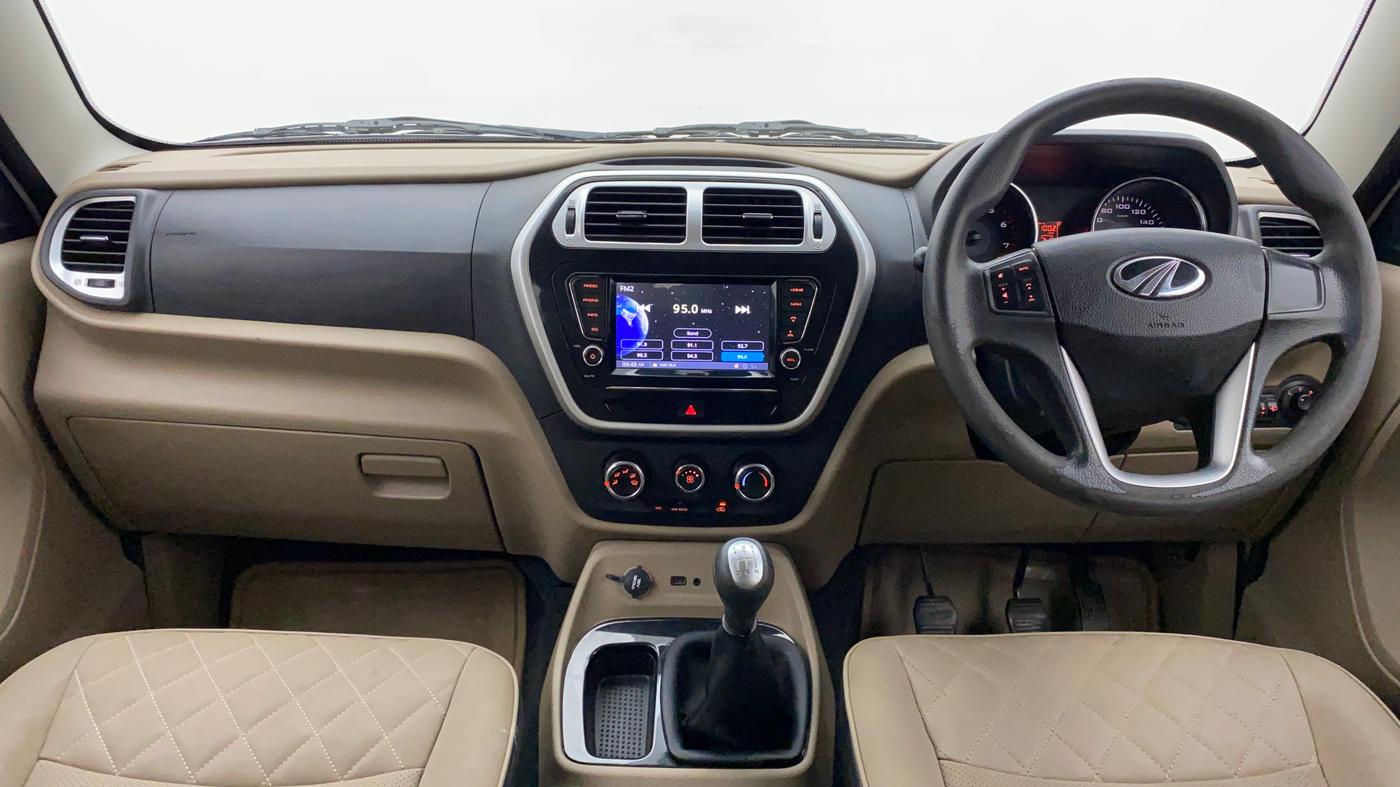 2018 Mahindra TUV300 T10, Diesel, Manual, 54,603 km, Dashboard