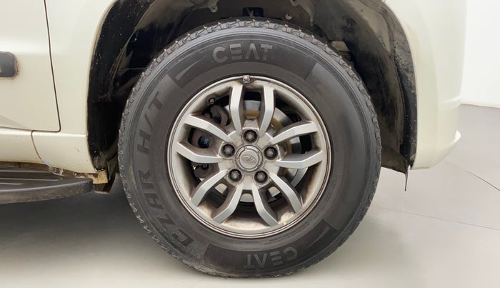 2018 Mahindra TUV300 T10, Diesel, Manual, 54,603 km, Right Front Wheel