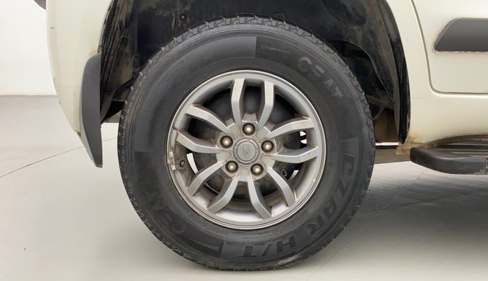 2018 Mahindra TUV300 T10, Diesel, Manual, 54,603 km, Right Rear Wheel