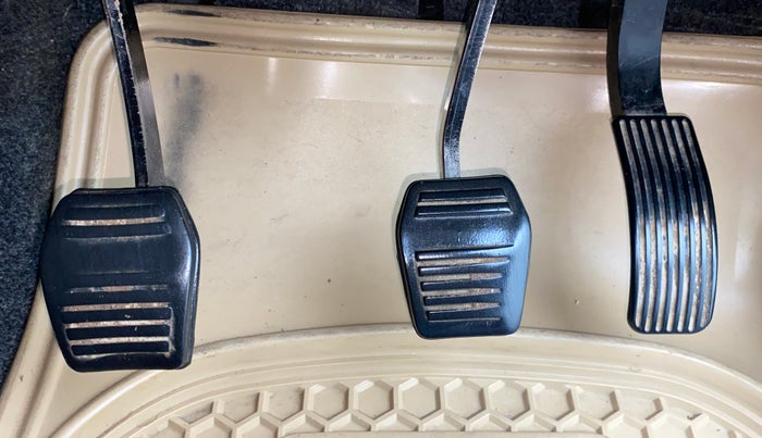 2018 Mahindra TUV300 T10, Diesel, Manual, 54,603 km, Pedals