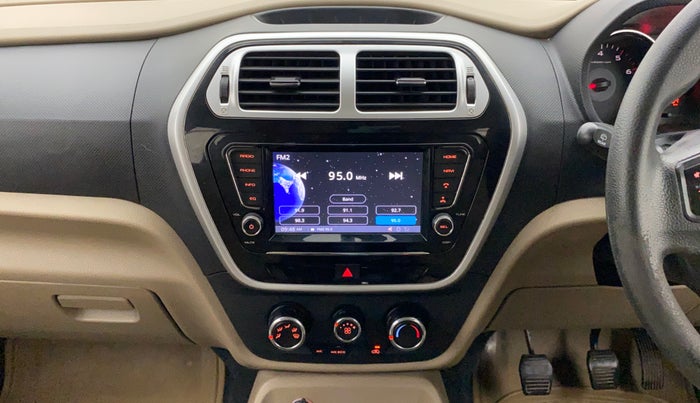 2018 Mahindra TUV300 T10, Diesel, Manual, 54,603 km, Air Conditioner