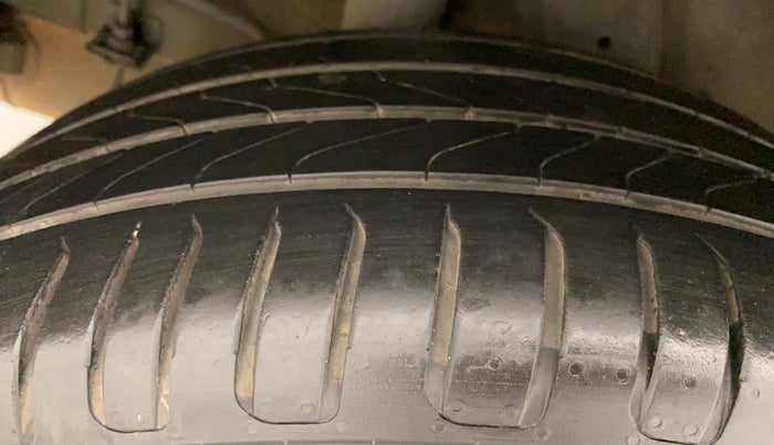 2019 Hyundai VENUE SX PLUS 1.0 TURBO DCT, Petrol, Automatic, 54,661 km, Right Rear Tyre Tread