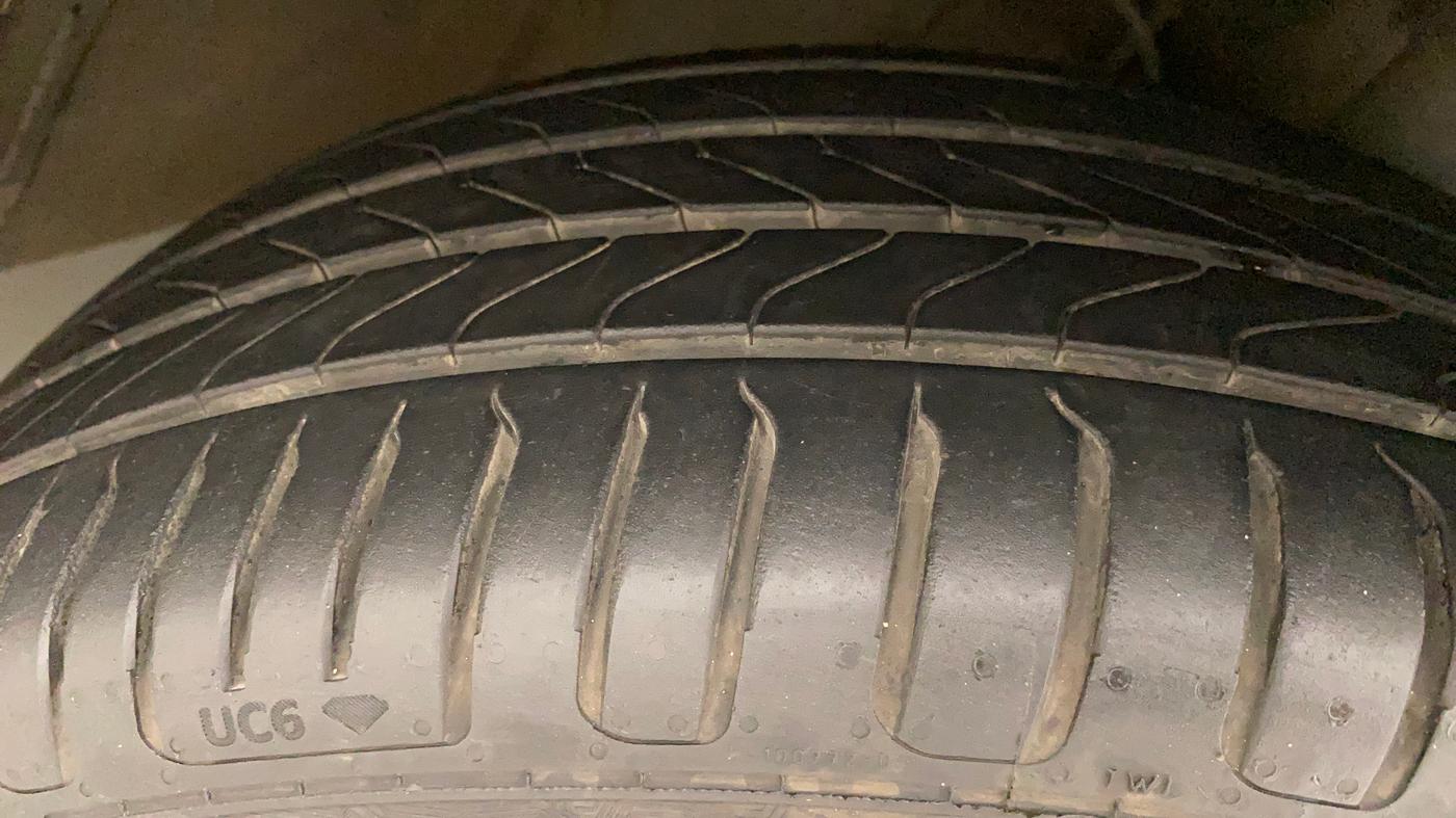 2019 Hyundai VENUE SX PLUS 1.0 TURBO DCT, Petrol, Automatic, 54,661 km, Right Front Tyre Tread