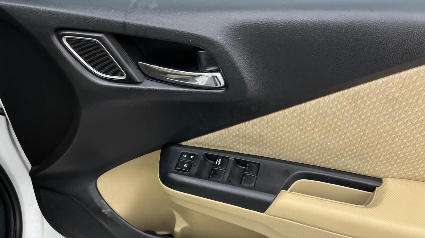 2017 Honda City 1.5L I-VTEC V MT, Petrol, Manual, 64,577 km, Driver Side Door Panels Control