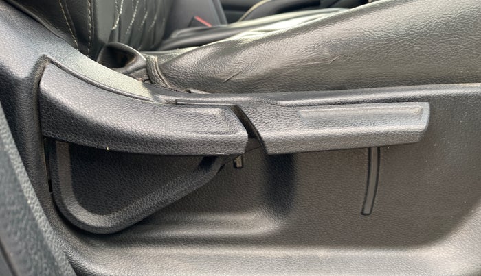 2020 KIA SELTOS HTK PLUS 1.5, Petrol, Manual, 84,208 km, Driver Side Adjustment Panel