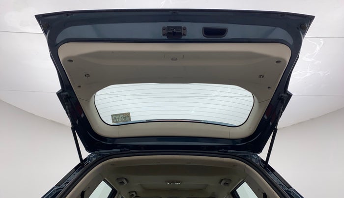 2019 Mahindra XUV300 W8 (O) 1.5 DIESEL AMT, Diesel, Automatic, 54,957 km, Boot Door Open