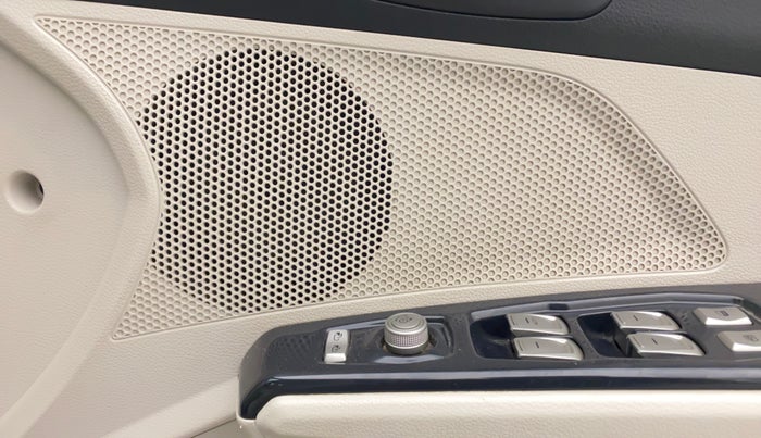 2019 Mahindra XUV300 W8 (O) 1.5 DIESEL AMT, Diesel, Automatic, 54,957 km, Speaker