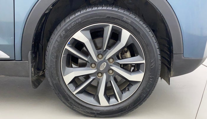2019 Mahindra XUV300 W8 (O) 1.5 DIESEL AMT, Diesel, Automatic, 54,957 km, Right Front Wheel