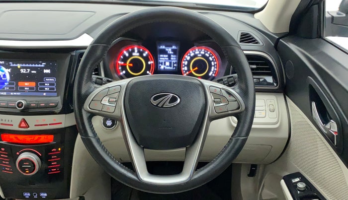 2019 Mahindra XUV300 W8 (O) 1.5 DIESEL AMT, Diesel, Automatic, 54,957 km, Steering Wheel Close Up