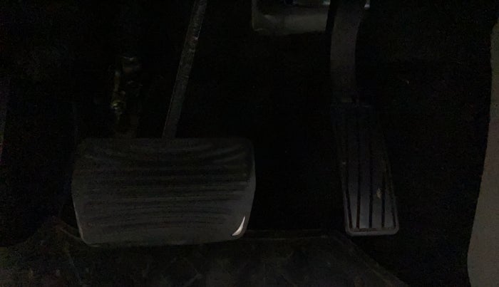 2019 Mahindra XUV300 W8 (O) 1.5 DIESEL AMT, Diesel, Automatic, 54,957 km, Pedals