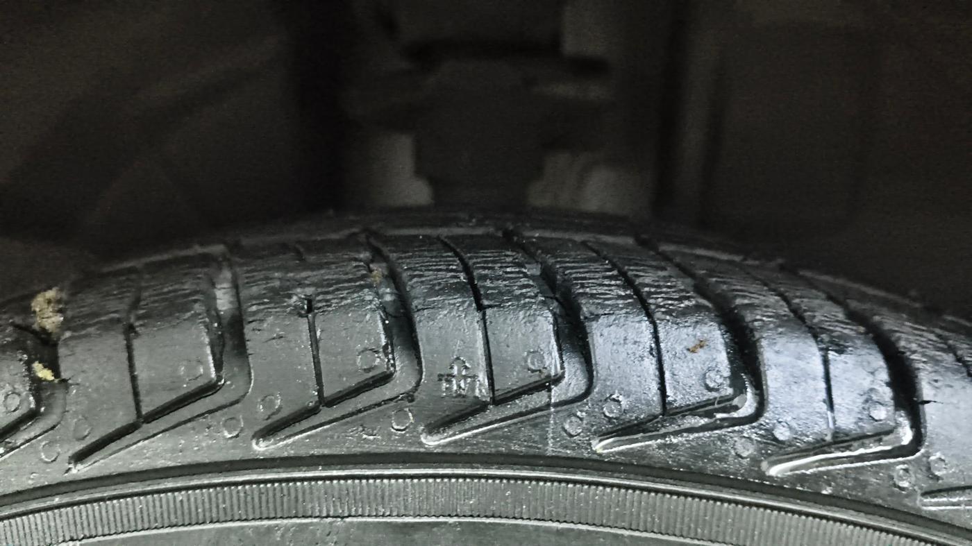2017 Renault Kwid RXL 1.0 AMT, Petrol, Automatic, 34,511 km, Right Front Tyre Tread