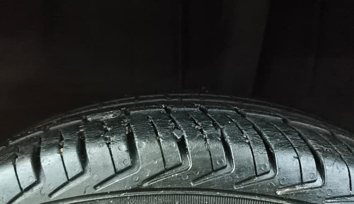 2017 Renault Kwid RXL 1.0 AMT, Petrol, Automatic, 34,511 km, Left Rear Tyre Tread
