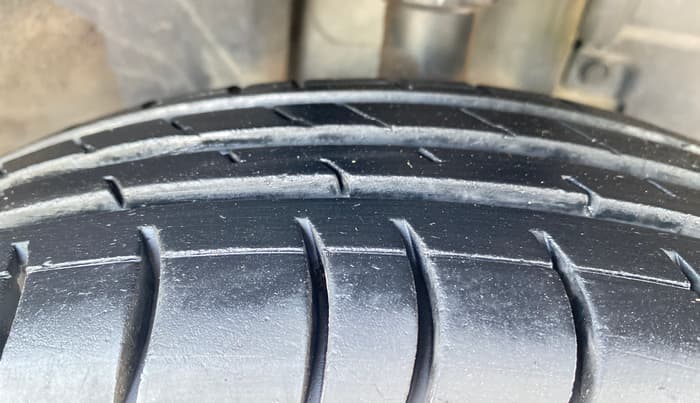 2016 Renault Kwid RXT 0.8, Petrol, Manual, 68,718 km, Right Front Tyre Tread