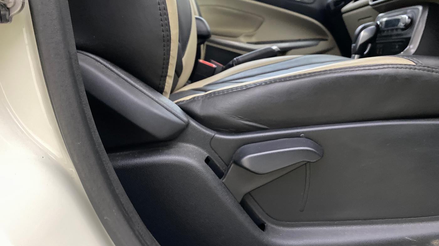 2020 Ford Ecosport TITANIUM + 1.5L PETROL AT, Petrol, Automatic, 34,331 km, Driver Side Adjustment Panel