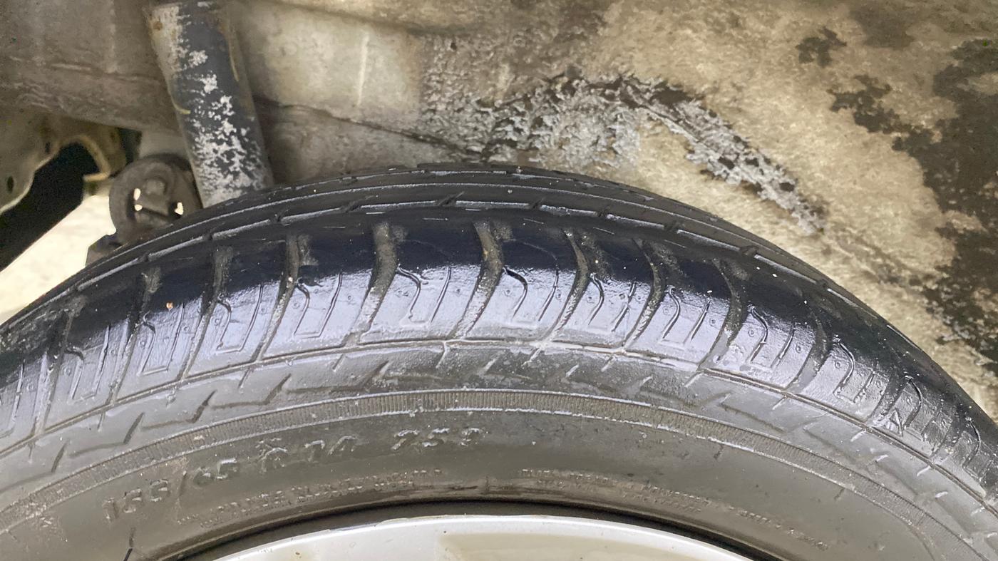 2018 Maruti Wagon R 1.0 VXI AMT, Petrol, Automatic, 42,084 km, Right Rear Tyre Tread