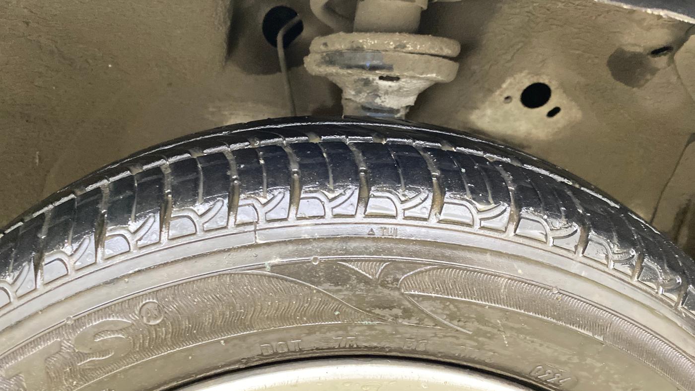 2018 Maruti Wagon R 1.0 VXI AMT, Petrol, Automatic, 42,084 km, Right Front Tyre Tread