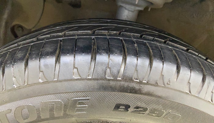 2015 Hyundai Grand i10 SPORTZ 1.2 KAPPA VTVT, Petrol, Manual, 37,251 km, Left Front Tyre Tread