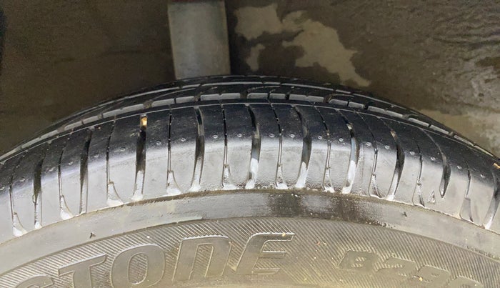 2015 Hyundai Grand i10 SPORTZ 1.2 KAPPA VTVT, Petrol, Manual, 37,251 km, Right Rear Tyre Tread