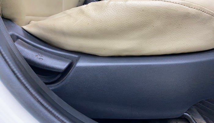 2015 Hyundai Grand i10 SPORTZ 1.2 KAPPA VTVT, Petrol, Manual, 37,251 km, Driver Side Adjustment Panel