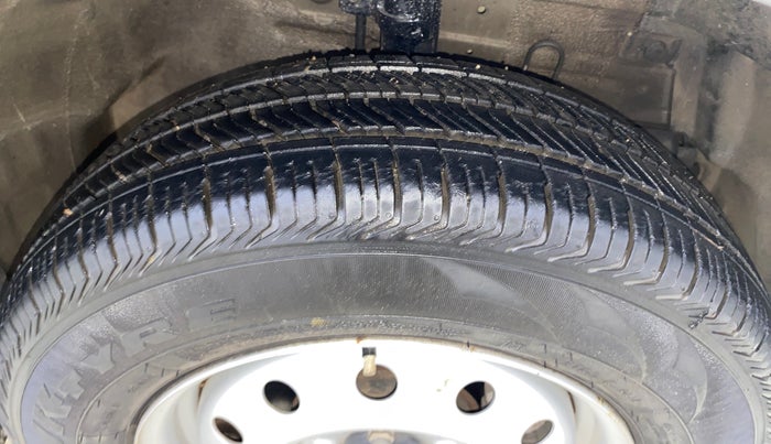 2013 Maruti Swift Dzire LXI, Petrol, Manual, 15,757 km, Right Front Tyre Tread
