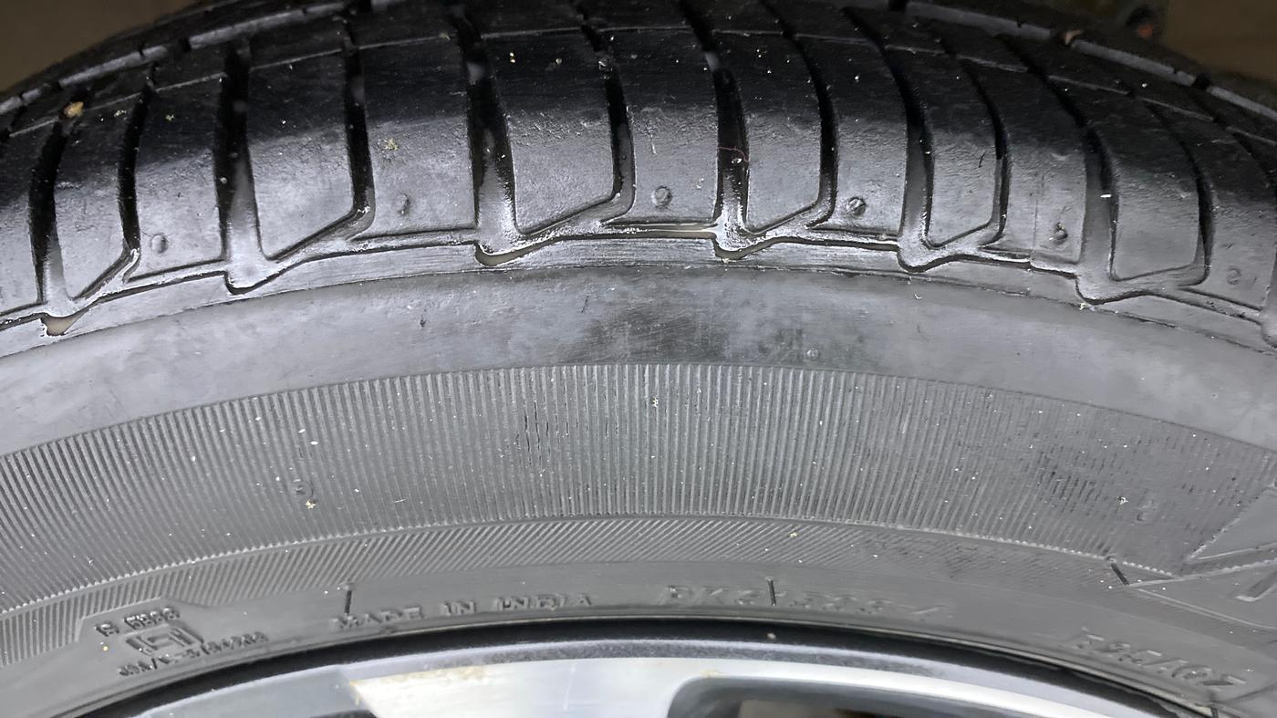 2019 Tata Tiago XZ+ 1.2 Revotron, Petrol, Manual, 15,835 km, Right Rear Tyre Tread