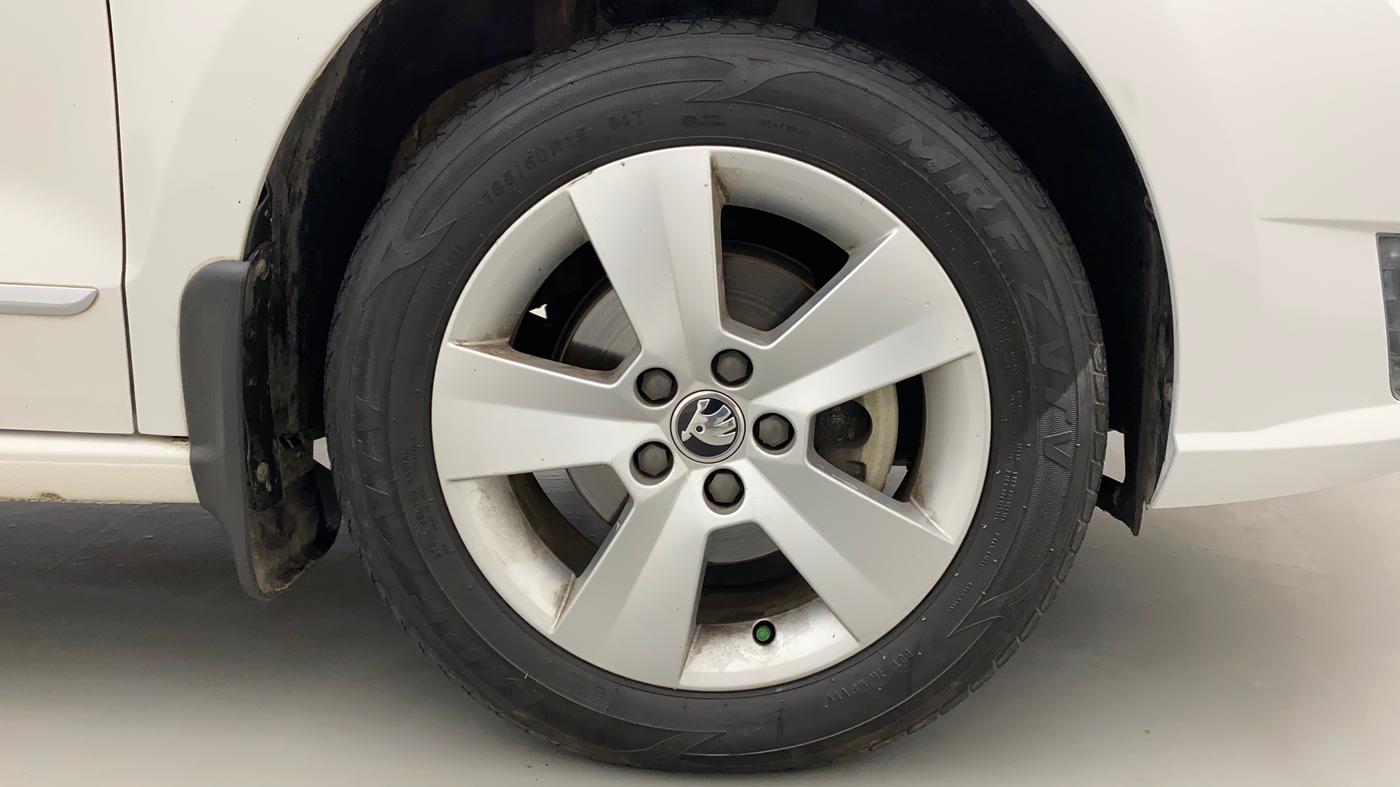 2019 Skoda Rapid AMBITION 1.6 MPI MT, Petrol, Manual, 31,104 km, Right Front Wheel