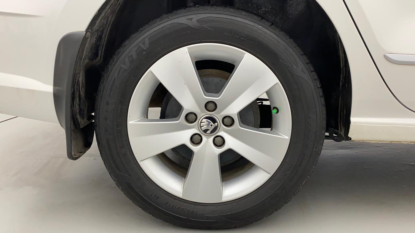 2019 Skoda Rapid AMBITION 1.6 MPI MT, Petrol, Manual, 31,104 km, Right Rear Wheel