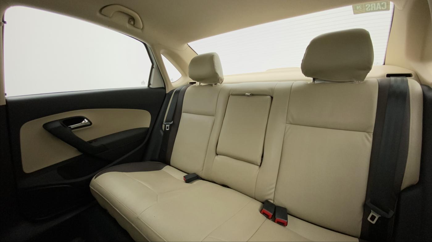 2019 Skoda Rapid AMBITION 1.6 MPI MT, Petrol, Manual, 31,104 km, Right Side Rear Door Cabin