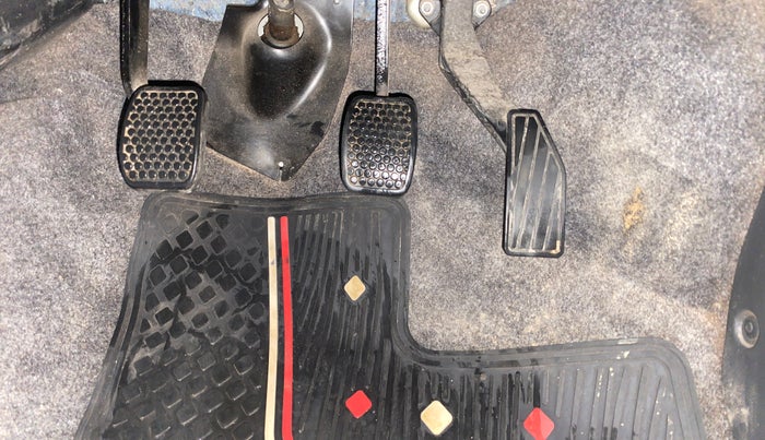 2017 Maruti Alto 800 LXI, Petrol, Manual, 42,091 km, Pedals