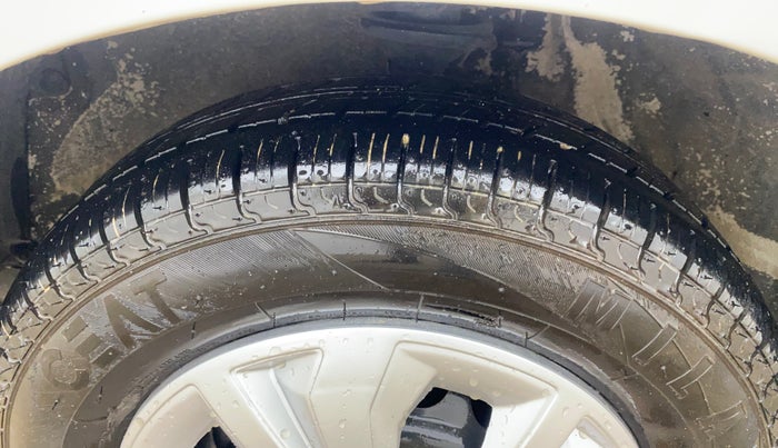 2017 Maruti Alto 800 LXI, Petrol, Manual, 42,091 km, Left Front Tyre Tread