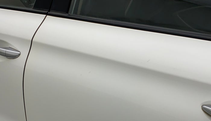 2018 Hyundai Elite i20 ASTA 1.2 (O), Petrol, Manual, 40,464 km, Rear left door - Minor scratches