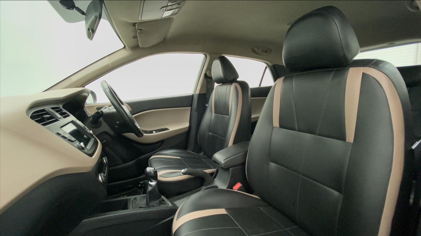 2018 Hyundai Elite i20 ASTA 1.2 (O), Petrol, Manual, 40,464 km, Right Side Front Door Cabin