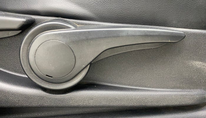 2019 Tata Tiago XZ PETROL, Petrol, Manual, 79,913 km, Driver Side Adjustment Panel