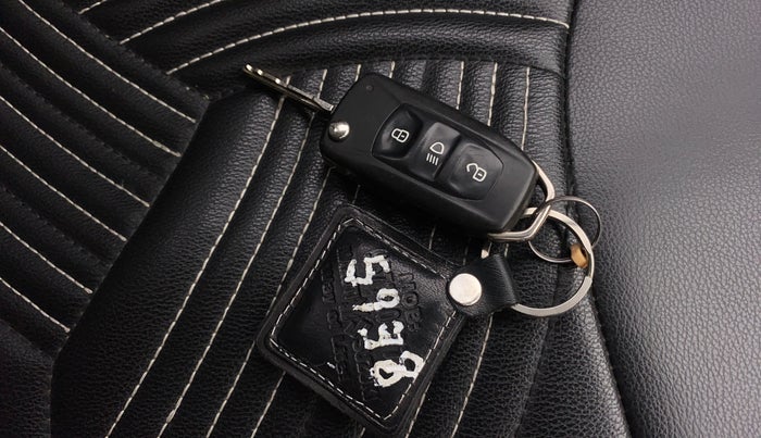 2019 Tata Tiago XZ PETROL, Petrol, Manual, 79,913 km, Key Close Up