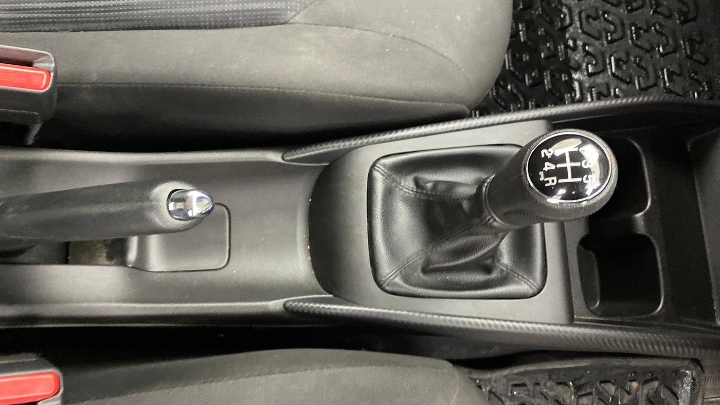 2024 Maruti Baleno DELTA CNG 1.2L, CNG, Manual, 29,942 km, Gear Lever