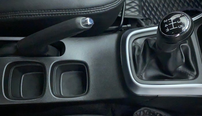 2019 Maruti S Cross ZETA SHVS, Diesel, Manual, 24,956 km, Gear Lever