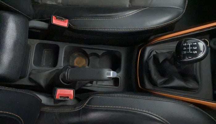 2020 Ford Ecosport TITANIUM 1.5L SPORTS(SUNROOF) DIESEL, Diesel, Manual, 70,220 km, Gear Lever