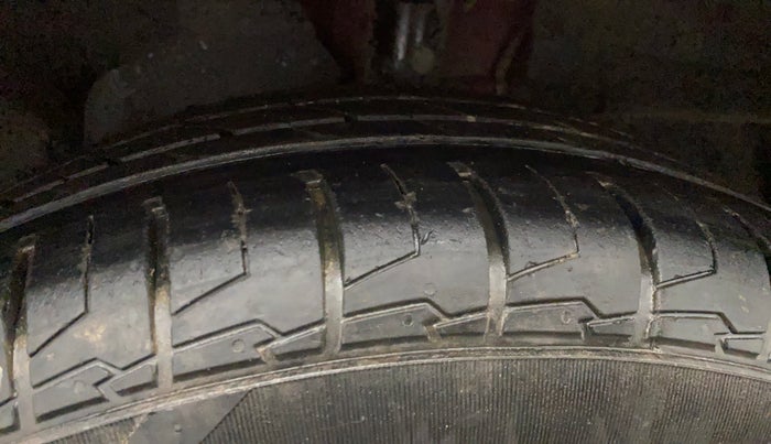 2020 Ford Ecosport TITANIUM 1.5L SPORTS(SUNROOF) DIESEL, Diesel, Manual, 70,220 km, Left Front Tyre Tread