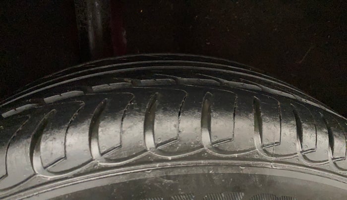 2020 Ford Ecosport TITANIUM 1.5L SPORTS(SUNROOF) DIESEL, Diesel, Manual, 70,220 km, Right Rear Tyre Tread