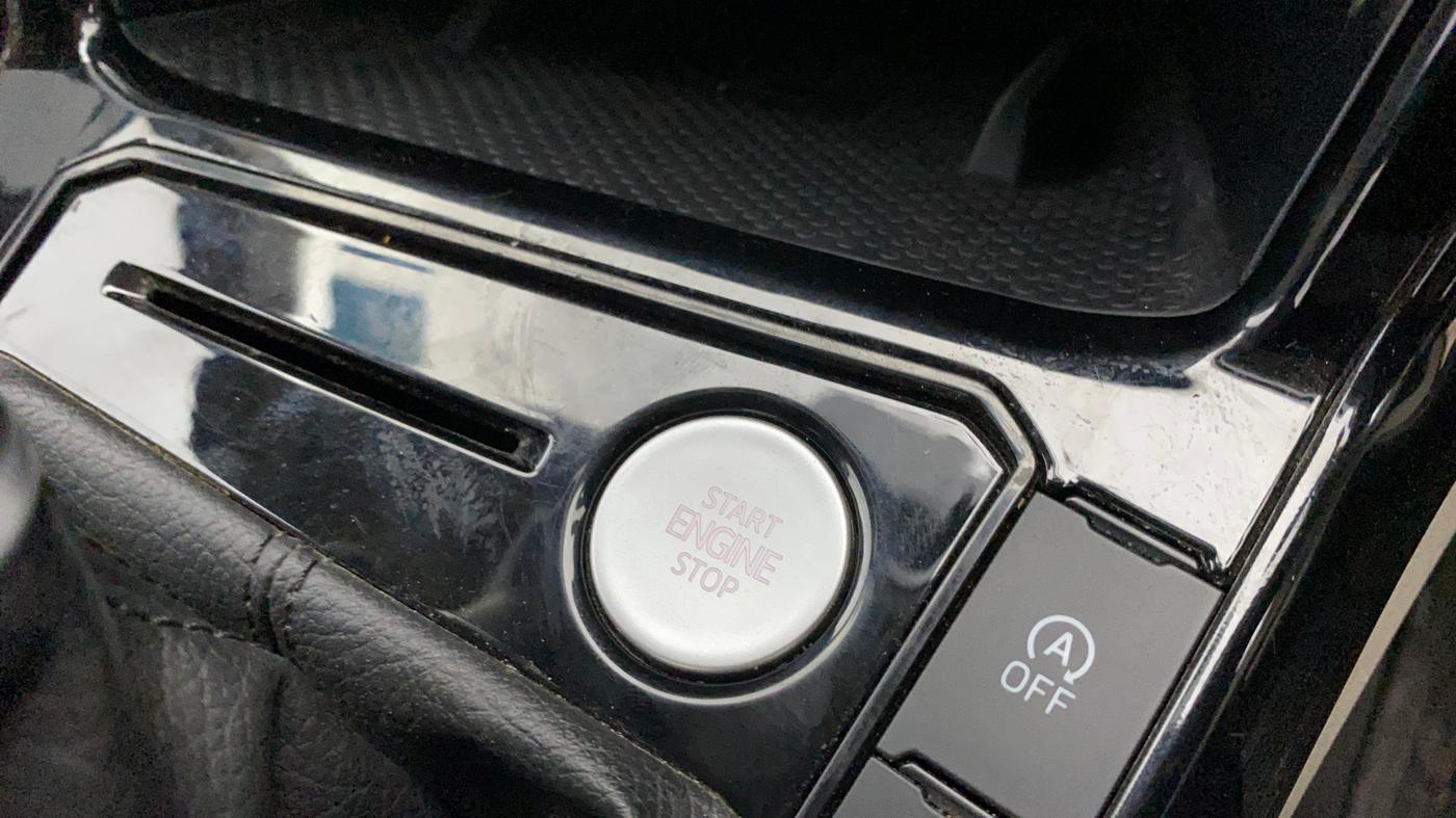2024 Volkswagen VIRTUS HIGHLINE TSI 1.0 AT, Petrol, Automatic, 26,967 km, Keyless Start/ Stop Button
