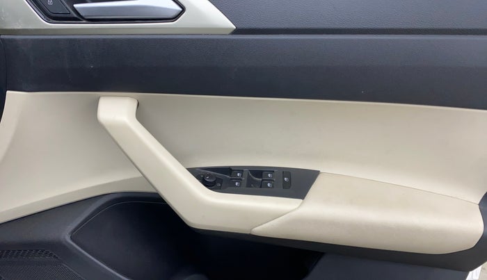 2024 Volkswagen VIRTUS HIGHLINE TSI 1.0 AT, Petrol, Automatic, 26,958 km, Driver Side Door Panels Control