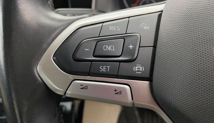 2024 Volkswagen VIRTUS HIGHLINE TSI 1.0 AT, Petrol, Automatic, 26,958 km, Adaptive Cruise Control