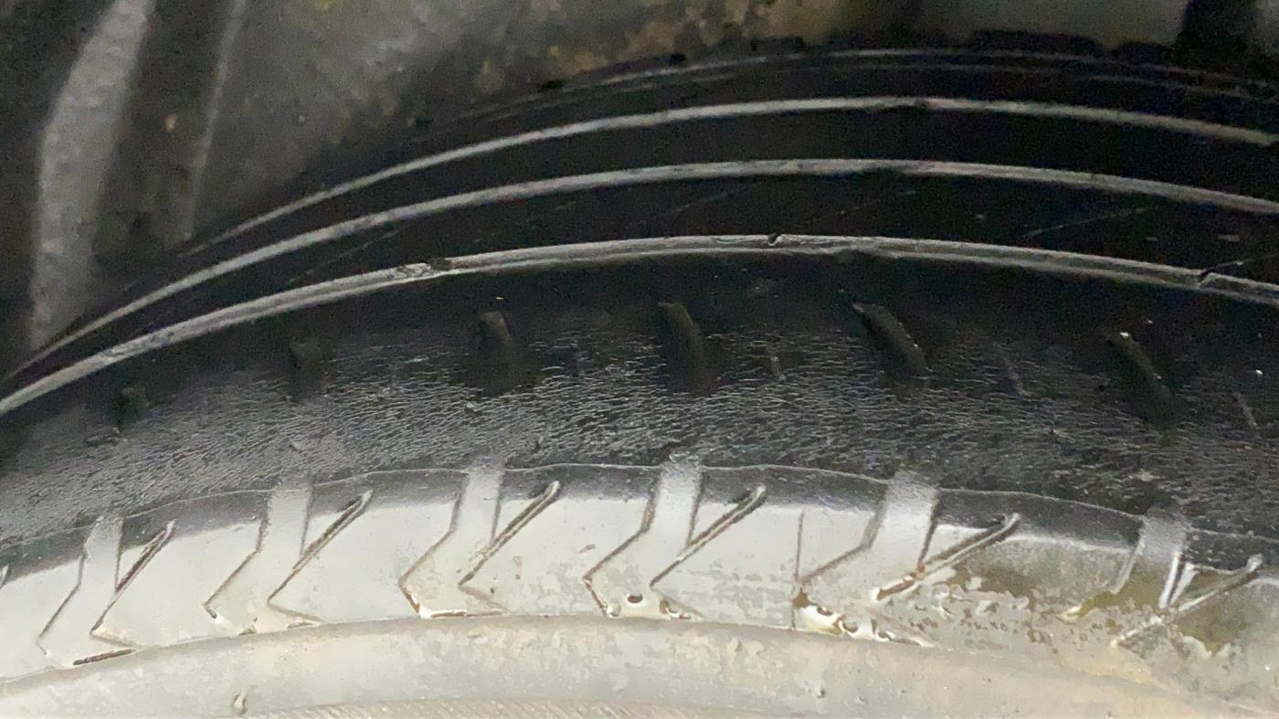 2019 Jeep Compass LIMITED PLUS PETROL AT, Petrol, Automatic, 39,592 km, Left Rear Tyre Tread