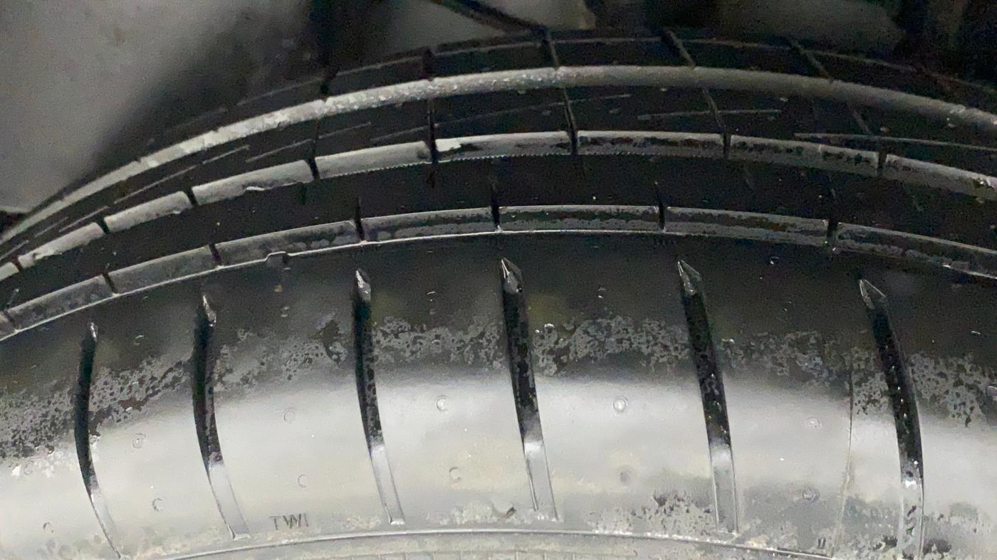 2019 Jeep Compass LIMITED PLUS PETROL AT, Petrol, Automatic, 39,592 km, Right Rear Tyre Tread