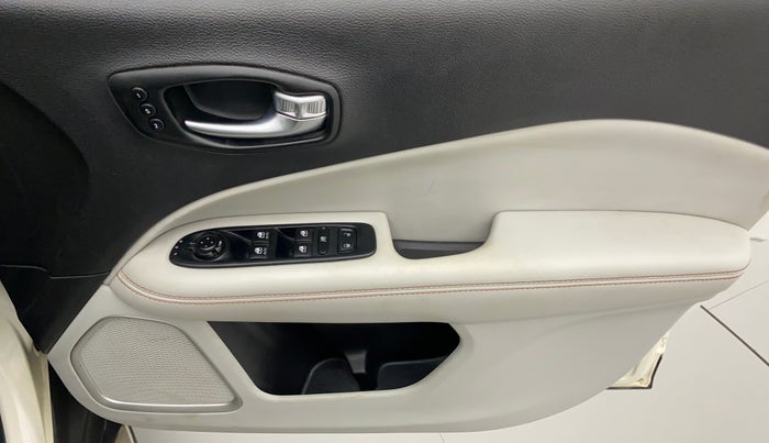 2019 Jeep Compass LIMITED PLUS PETROL AT, Petrol, Automatic, 39,592 km, Driver Side Door Panels Control