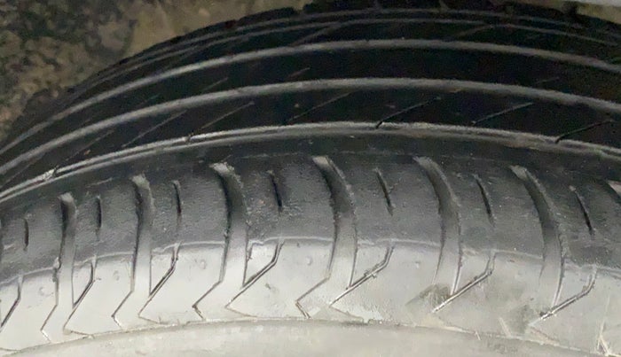 2019 Jeep Compass LIMITED PLUS PETROL AT, Petrol, Automatic, 39,592 km, Right Front Tyre Tread
