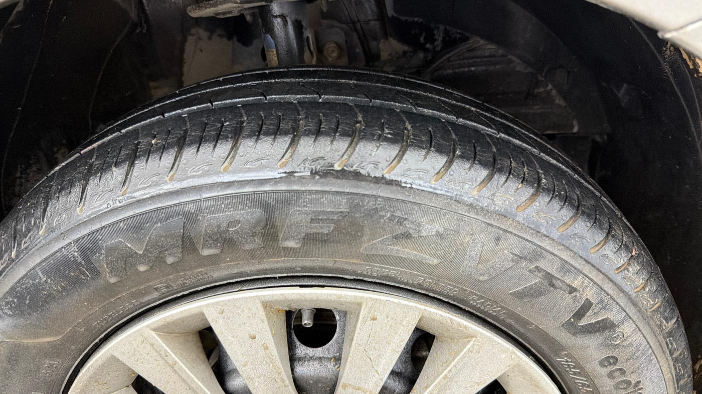 2021 Maruti Baleno DELTA PETROL 1.2, Petrol, Manual, 37,228 km, Right Front Tyre Tread